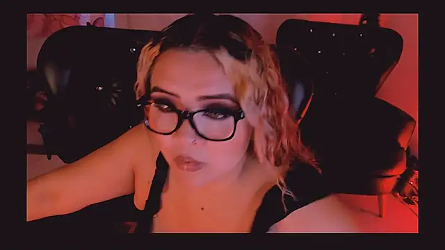 Snapshot of Agatha_humidity chatting on March 11, 2025, 10:31 pm Agatha humidity online show from March 11, 2025, 10:31 pm