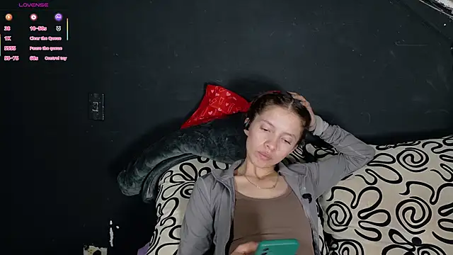 sweetdam12 online show from November 8, 2025, 7:28 pm