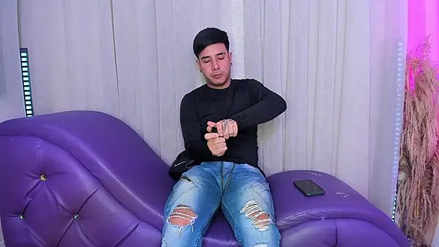 Snapshot of Yourslust_ chatting on February 2, 2026, 12:26 pm Yourslust online show from February 2, 2026, 12:26 pm