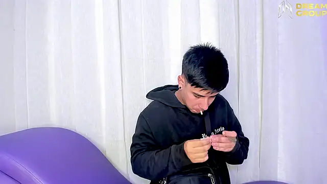 Yourslust  online show from November 2, 2025, 1:27 pm