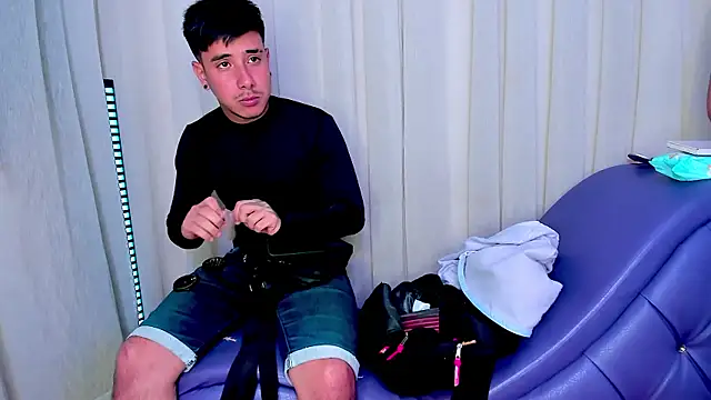 Yourslust  online show from January 7, 2026, 7:41 pm