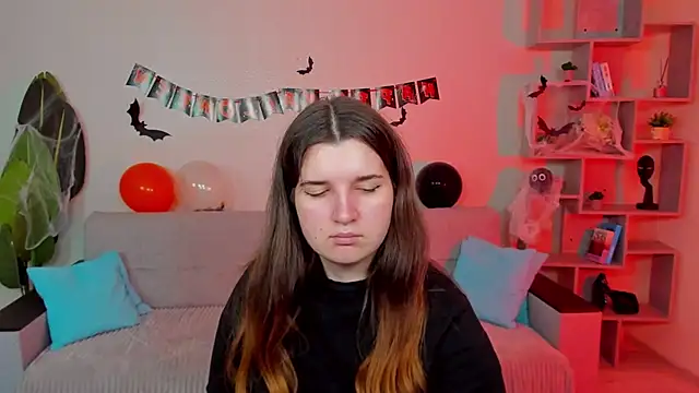 Snapshot of BonneyLove chatting on October 17, 2025, 9:38 pm BonneyLove online show from October 17, 2025, 9:38 pm