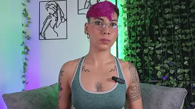 MiaMorgan  online show from February 3, 2026, 1:05 pm