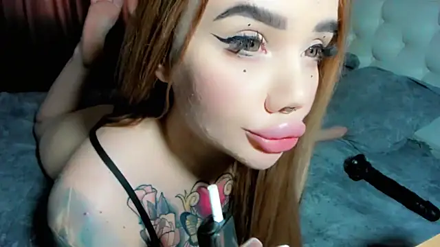 Snapshot of Aira_vi chatting on February 11, 2025, 3:50 am Aira vi online show from February 11, 2025, 3:50 am