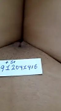 Snapshot of Khaleyssi chatting on January 12, 2025, 7:43 am Khaleyssi online show from January 12, 2025, 7:43 am