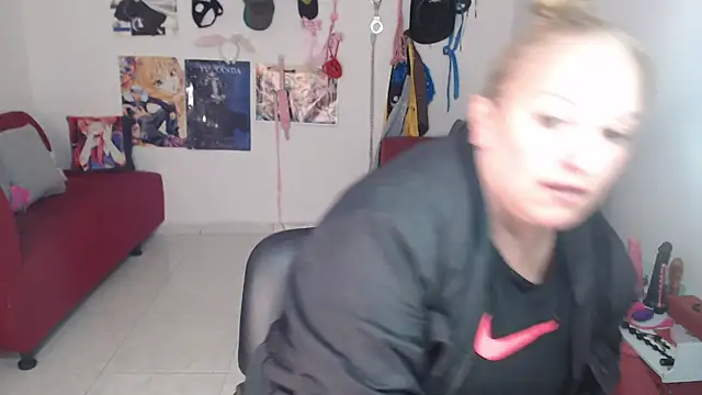 emperabigbootybigass online show from October 15, 2025, 12:13 pm