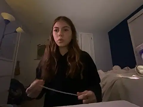 Snapshot of emilycoco chatting on December 13, 2024, 7:25 am emilycoco online show from December 13, 2024, 7:25 am