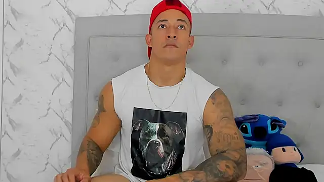 luigiferrara online show from November 8, 2025, 10:57 pm