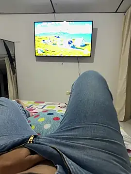 ANYLU19 online show from November 25, 2025, 3:18 am