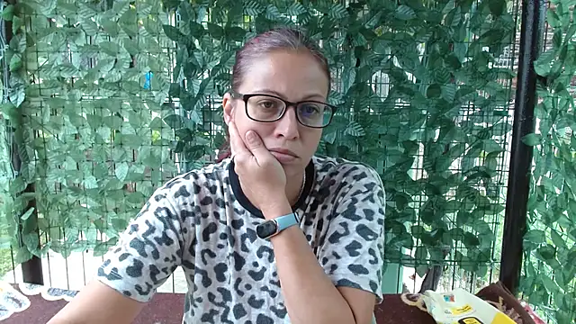 LadyHellene online show from July 8, 2026, 10:49 am