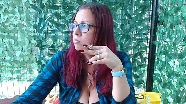 LadyHellene online show from July 9, 2026, 1:21 pm