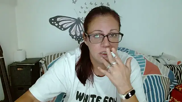 LadyHellene online show from August 3, 2026, 3:25 am