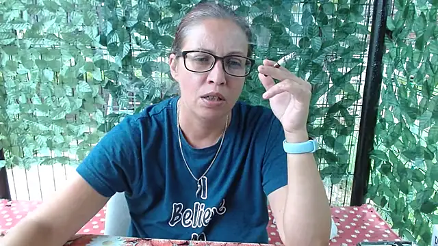 LadyHellene online show from July 3, 2026, 1:39 pm