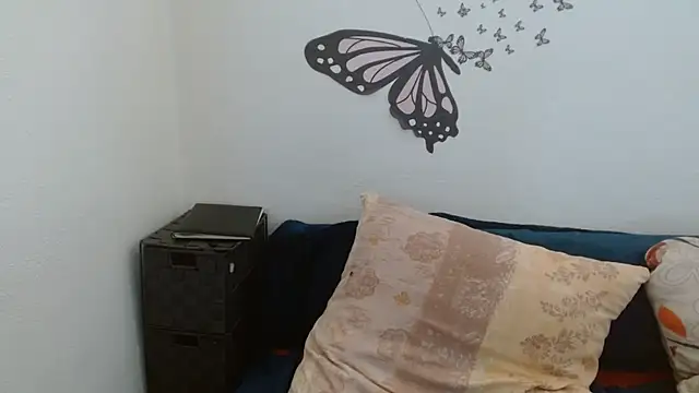 LadyHellene online show from July 16, 2026, 4:48 pm