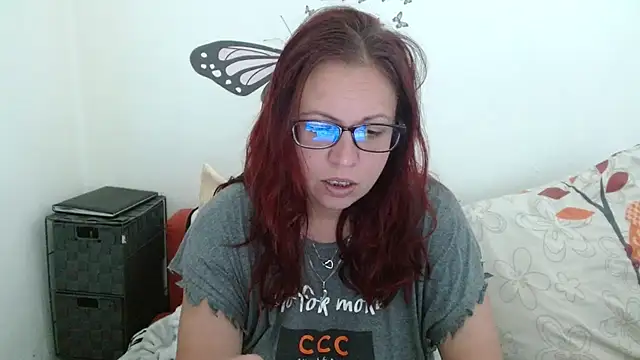 LadyHellene online show from May 2, 2026, 4:39 am