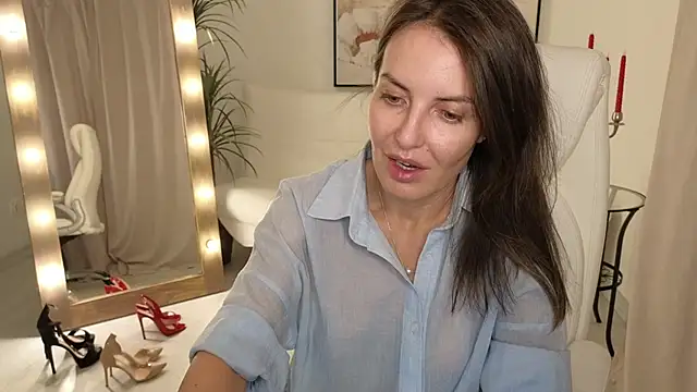 Snapshot of Beylly chatting on February 26, 2025, 2:30 am Beylly online show from February 26, 2025, 2:30 am