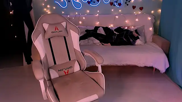 Snapshot of Sweet_Richal chatting on February 23, 2025, 1:24 am Sweet Richal online show from February 23, 2025, 1:24 am