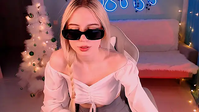 Snapshot of Sweet_Richal chatting on January 25, 2025, 1:10 am Sweet Richal online show from January 25, 2025, 1:10 am