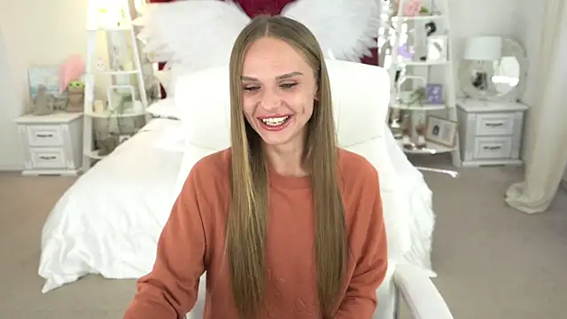 KiraGrayy online show from September 25, 2025, 12:55 pm