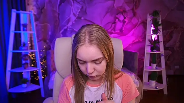 EmilySunshineS online show from March 18, 2026, 7:00 am