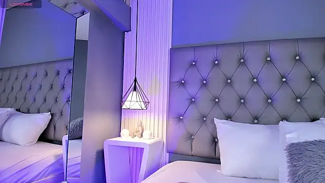 VioletthaRous online show from March 27, 2026, 10:33 pm