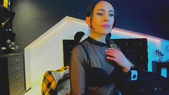 Coral Gibson online show from March 22, 2025, 9:34 am