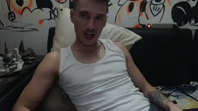 Snapshot of roystonee01 chatting on February 24, 2026, 11:38 pm roystonee01 online show from February 24, 2026, 11:38 pm