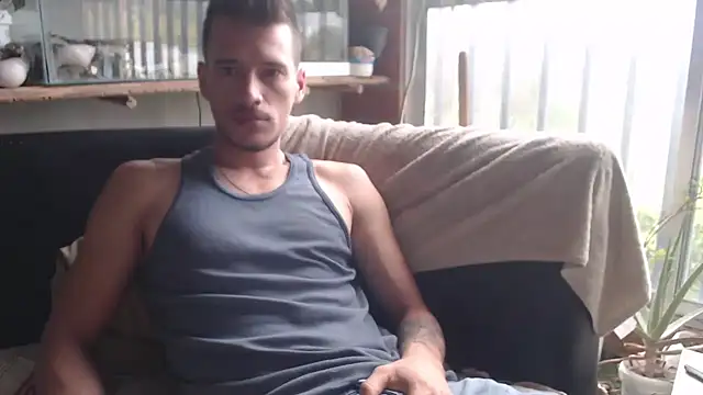 roystonee01 online show from March 7, 2026, 11:49 am