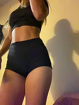 Carolinen online show from March 31, 2026, 9:50 pm