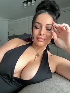 melissablack online show from October 7, 2025, 7:31 am