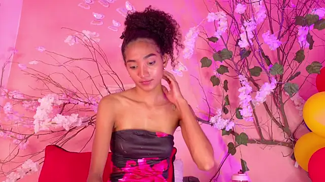 Charlotte Love10 online show from June 3, 2026, 2:33 pm