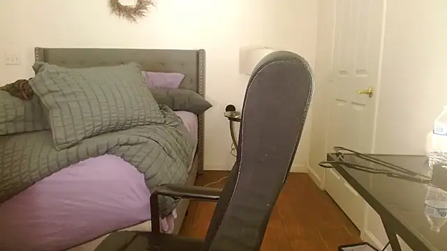 AlyssiaAmoreXO online show from November 10, 2025, 8:58 pm