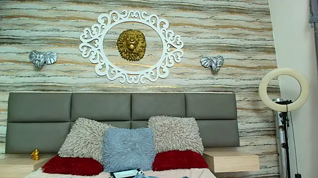 Celestial Queen  online show from September 22, 2025, 5:02 am