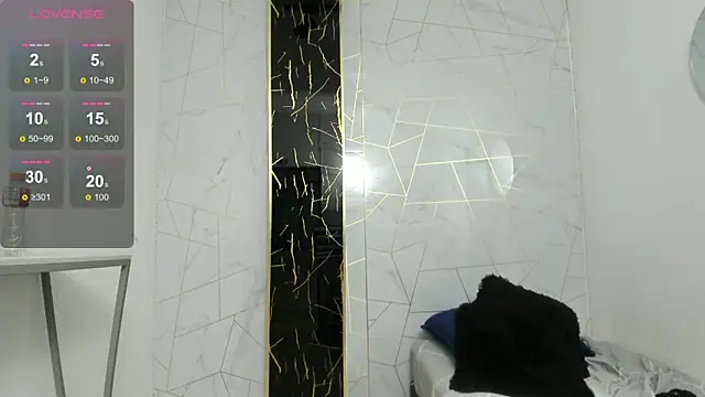 Celestial Queen  online show from April 16, 2026, 9:39 pm