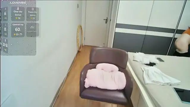 Snapshot of CN-Shanshan chatting on April 14, 2026, 1:10 am CN-Shanshan online show from April 14, 2026, 1:10 am