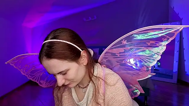 L1ittle kitty  online show from April 13, 2026, 5:22 am