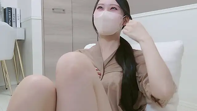 Snapshot of yuki_room chatting on March 2, 2026, 12:23 pm yuki room online show from March 2, 2026, 12:23 pm