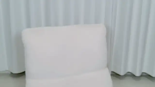 yuki room online show from September 16, 2025, 1:12 pm