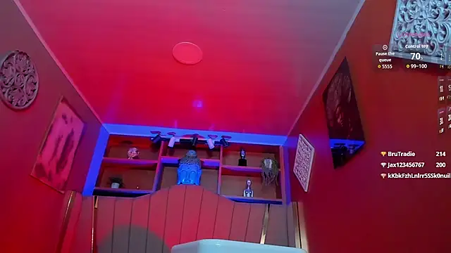 Lucy Williiams online show from October 3, 2025, 12:50 pm