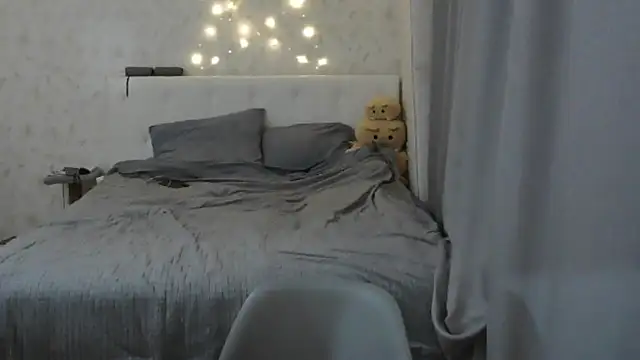 Snapshot of KateBunny chatting on April 2, 2026, 4:46 pm KateBunny online show from April 2, 2026, 4:46 pm