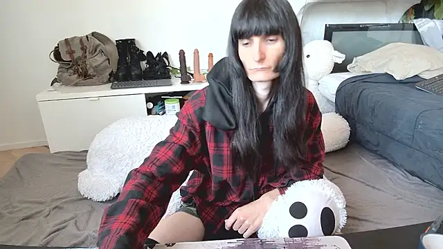 CeriseLapine online show from March 27, 2026, 10:05 am