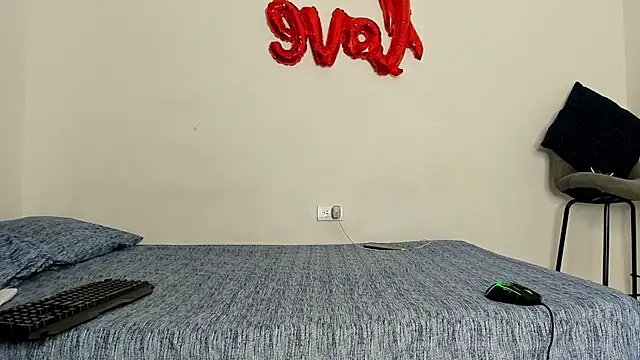 Snapshot of evanscollins chatting on October 4, 2025, 6:04 am evanscollins online show from October 4, 2025, 6:04 am