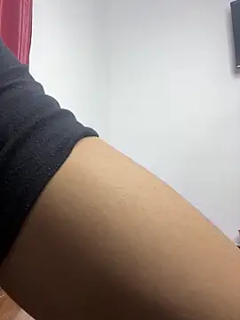 Snapshot of evanscollins chatting on December 14, 2024, 2:22 am evanscollins online show from December 14, 2024, 2:22 am