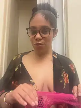 Snapshot of Princess_Desirae chatting on April 11, 2026, 3:47 am Princess Desirae online show from April 11, 2026, 3:47 am