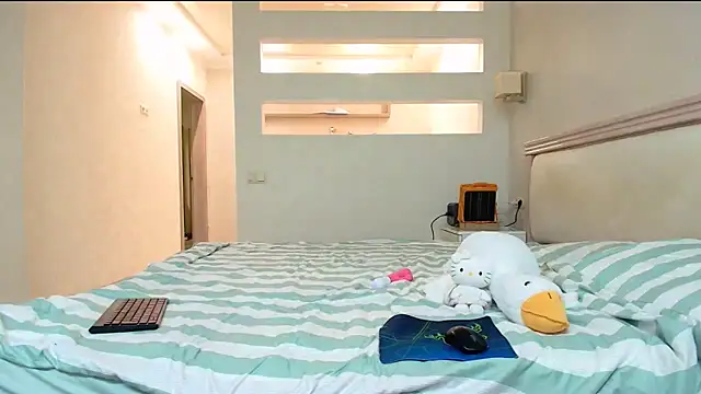 Iren online show from February 6, 2026, 9:44 pm