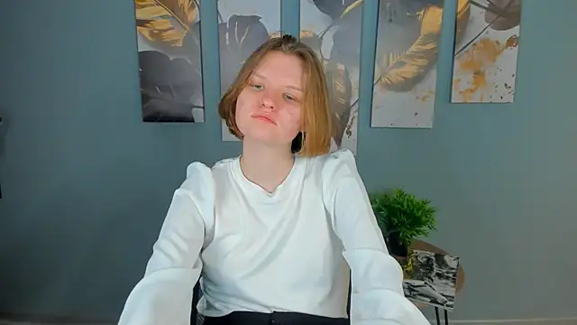 Snapshot of LilianSwall chatting on January 11, 2026, 6:59 pm LilianSwall online show from January 11, 2026, 6:59 pm