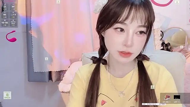 Carly 1 online show from October 19, 2025, 11:46 am