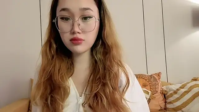 Jennatyan online show from April 18, 2026, 6:49 am