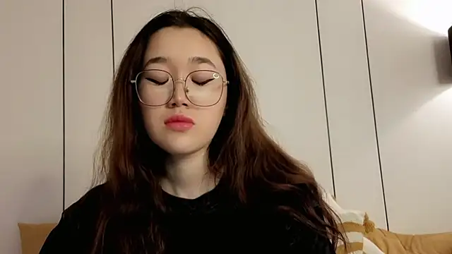 Jennatyan online show from May 20, 2026, 4:20 am