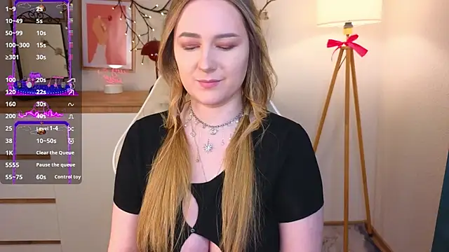Emma B1uem online show from January 28, 2025, 9:50 pm